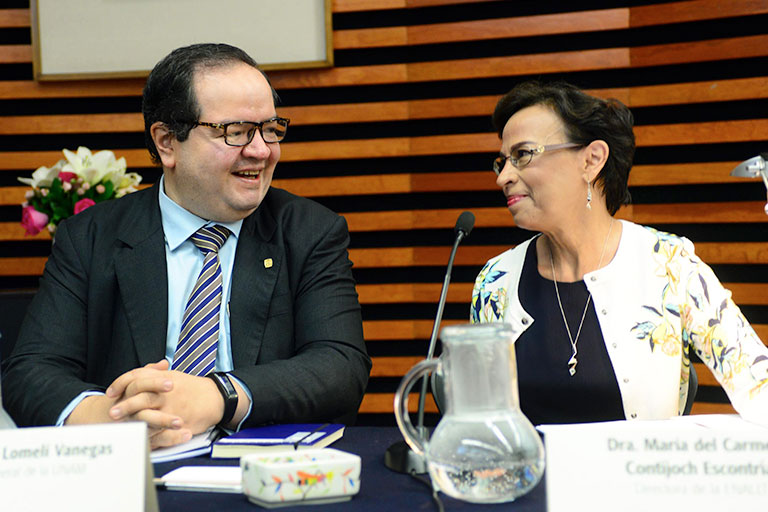 Leonardo Lomelí y María del Carmen Contijoch. Foto: Francisco Cruz 