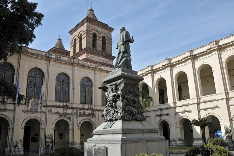 Universidad Nacional de Córdoba.