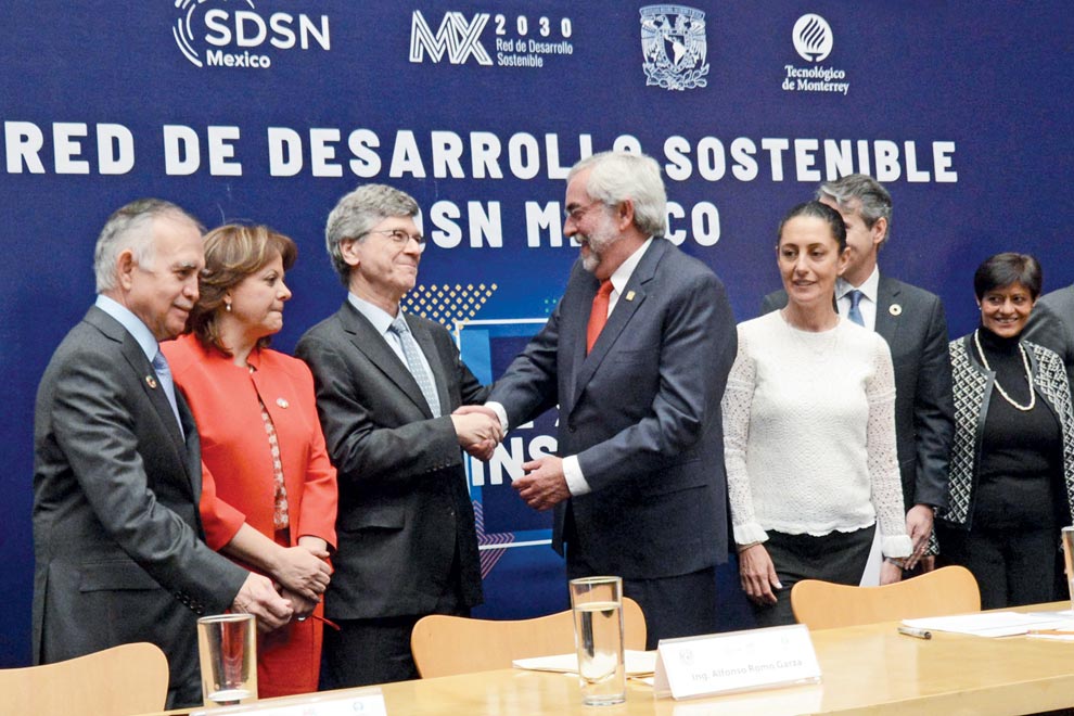 Alfonso Romo, Martha Delgado, Jeffrey Sachs, Enrique Graue y Claudia Sheinbaum. Foto: Benjamín Chaires.